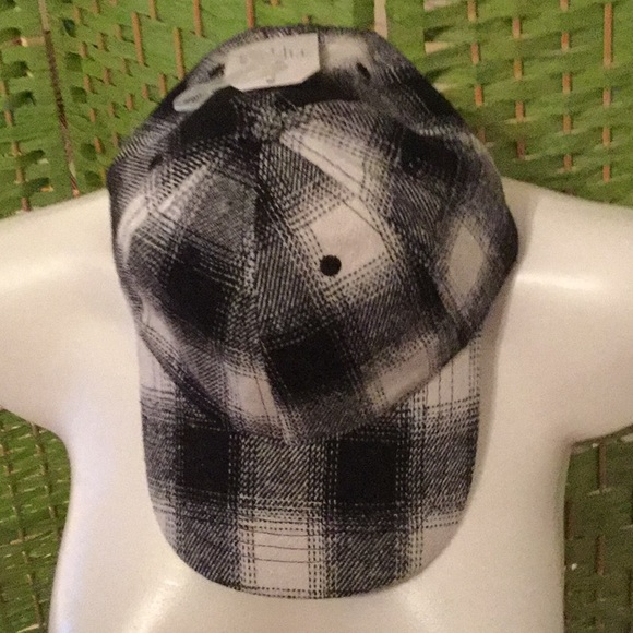 🖤NWT Awesome Flannel Type Baseball Cap Must Have - Picture 6 of 6